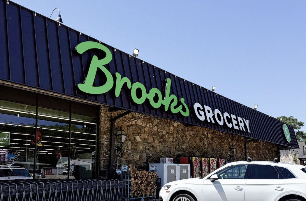 Exterior of Brooks Grocery in Iuka, Mississippi